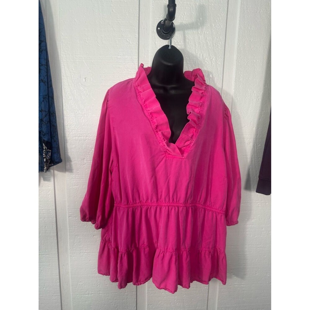 Crown and Ivy Pink Ruffle Neck Top Size 3X EUC